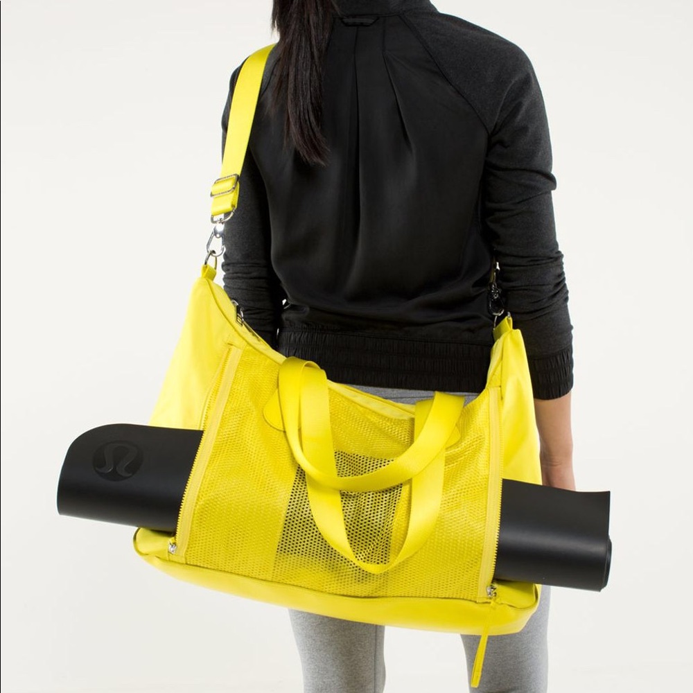 lululemon Sand to Savasana Duffel